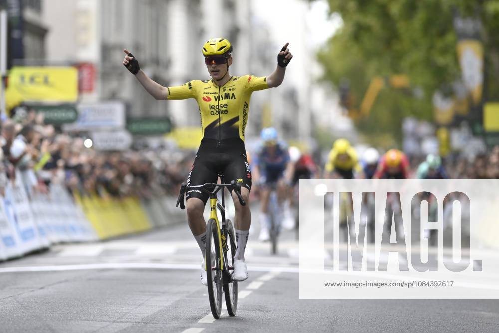 Paris Tours 2026 Cycling Race TOURS, FRANCE - OCTOBER 11 : Hagenes Per Strand (NOR) of Team Visma I Lease a Bike wins during the 120th edition of Paris Tours an UCI ProSeries 1.Pro one day cycling road race for Men Elite of 216.2 km with start in Chartres and finish in Tours on October 11, 2026 in Tours, France, 11 10 2026 ( Motordriver Guy De Vuyst - Tours France