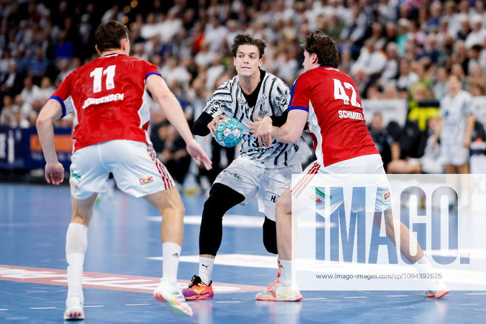 - Handball, 1. Bundesliga 2026 27, THW Kiel - Handball Club Hamburg: Nicolaj Jörgensen (HC Hamburg, 11), Domen Makuc (THW Kiel, 35), Jan Christian Schmidt (HC Hamburg, 42)