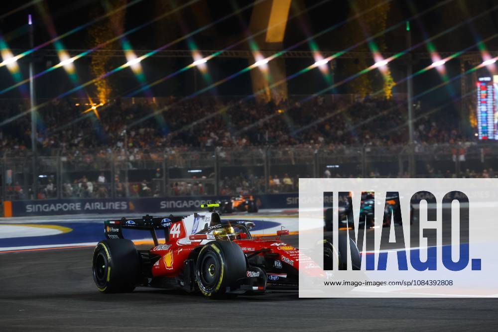 44 HAMILTON Lewis (gbr), Scuderia Ferrari SF-26, action Singapore 2026 81 PIASTRI Oscar (aus), McLaren F1 Team MCL40, action 01 NORRIS Lando (gbr), McLaren F1 Team MCL40, action Singapore 2026 Singapore