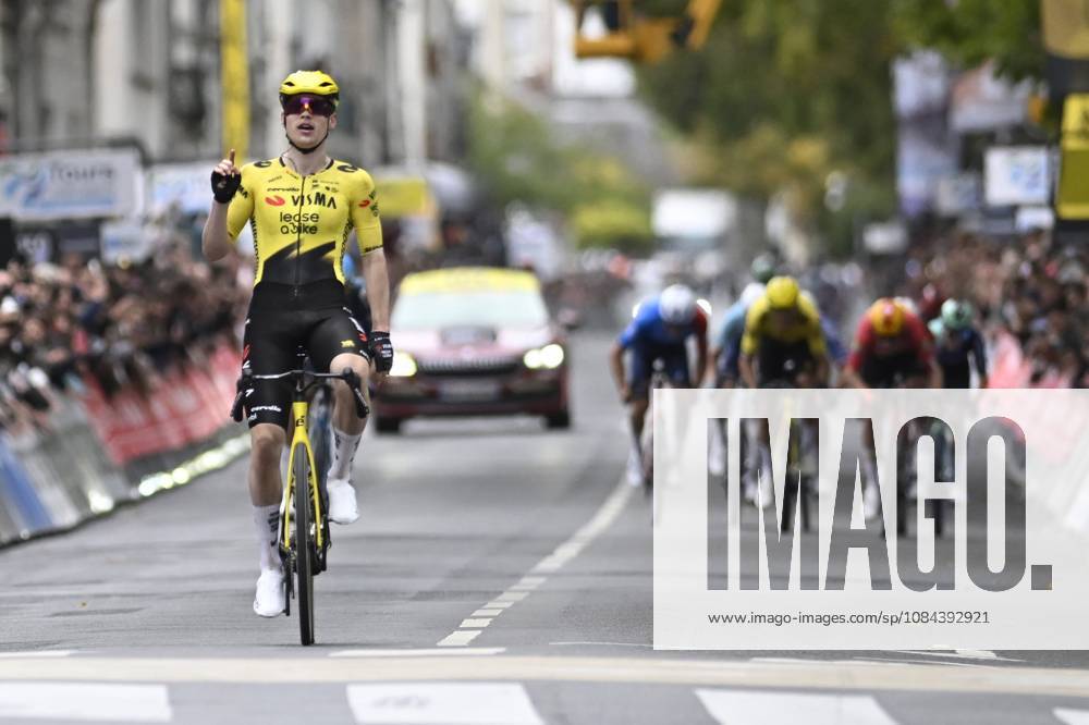 Paris Tours 2026 Cycling Race TOURS, FRANCE - OCTOBER 11 : Hagenes Per Strand (NOR) of Team Visma I Lease a Bike wins during the 120th edition of Paris Tours an UCI ProSeries 1.Pro one day cycling road race for Men Elite of 216.2 km with start in Chartres and finish in Tours on October 11, 2026 in Tours, France, 11 10 2026 ( Motordriver Guy De Vuyst - Tours France