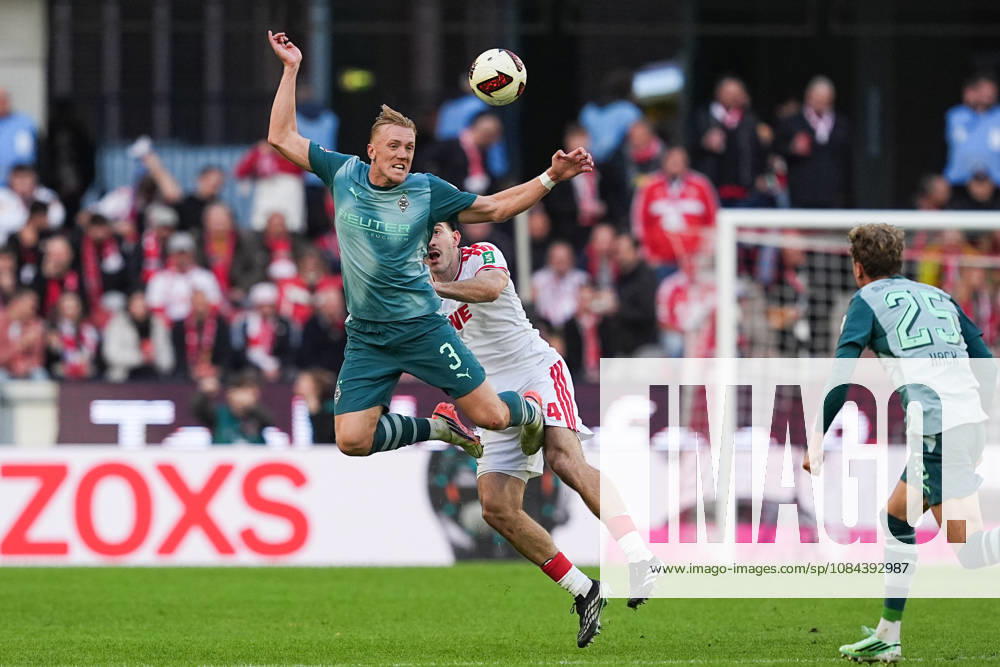Herren, Fußball, 1.Bundesliga, 1.FC Köln - Borussia Mönchengladbach, Saison 2026 2027, RheinEnergieSTADION: Isac Lidberg (Borussia Moenchengladbach, 3) im Zweikampf gegen Luka Lochoshvili (1.FC Köln, 24) DFB regulations prohibit any use of photographs as image sequences and or quasi-video.
