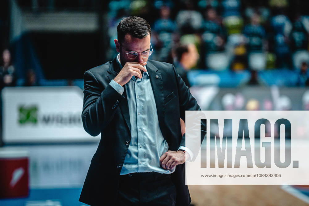Basketball easyCredit BBL Bundesliga, Frankfurt Skyliners - Veolia Towers Hamburg Benny Barloschky (Trainer Veolia Towers Hamburg) Frankfurt am Main
