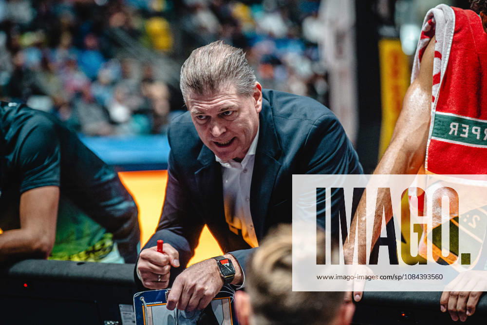 Basketball easyCredit BBL Bundesliga, Frankfurt Skyliners - Veolia Towers Hamburg Klaus Perwas (Trainer Skyliners Frankfurt) Frankfurt am Main