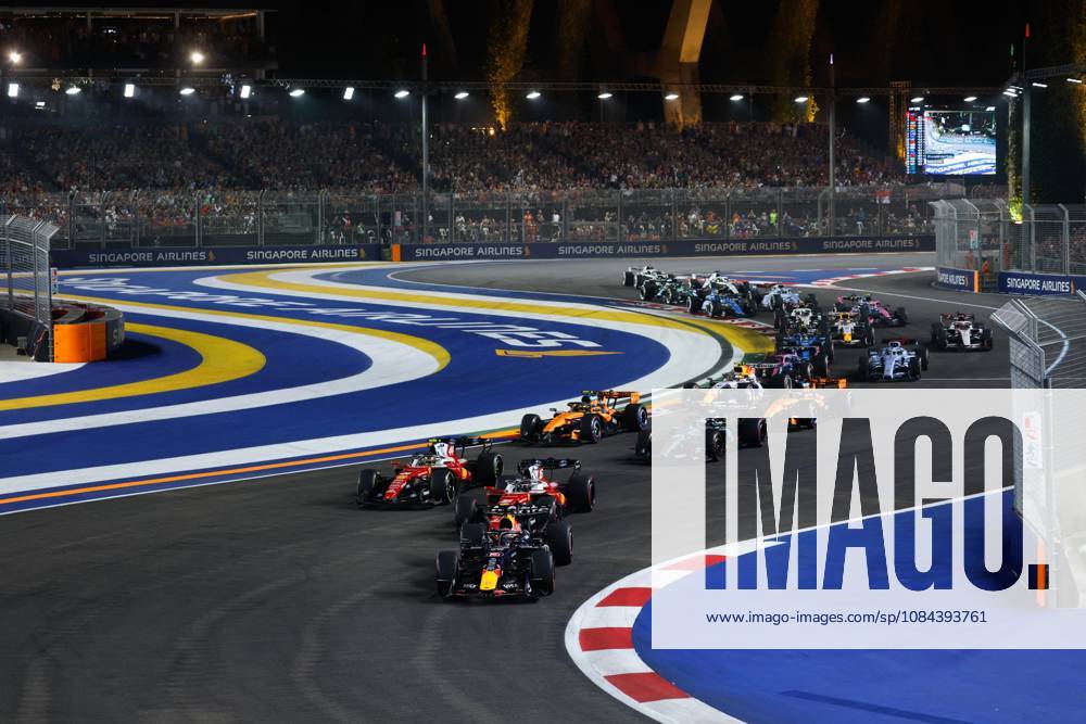 Start, 03 VERSTAPPEN Max (nld), Red Bull Racing Ford RB22, action Singapore 2026 Start, Singapore 2026 81 PIASTRI Oscar (aus), McLaren F1 Team MCL40, action 01 NORRIS Lando (gbr), McLaren F1 Team MCL40, action Singapore 2026 Singapore