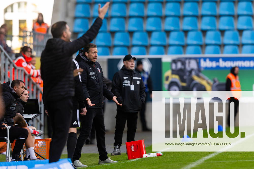 , Fussball Regionalliga Nordost Chemnitzer FC - FC Rot Weiß Erfurt im Bild: Trainer Faban Gerber (Erfurt)