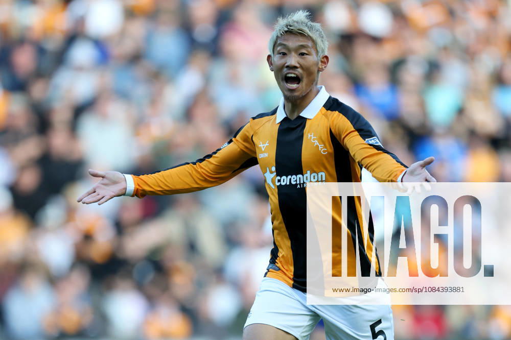 Hull City v Everton - Premier League 2026 27 Hidemasa Morita of Hull City reacts during the Premier League 2026 27 match between Hull City and Everton at MKM Stadium on October 11, 2026 in Hull, United Kingdom. WARNING! This Photograph May Only Be Used For Newspaper And Or Magazine Editorial Purposes. May Not Be Used For Publications Involving 1 player, 1 Club Or 1 Competition Without Written Authorisation From Football DataCo Ltd. For Any Queries, Please Contact Football DataCo Ltd on +44 (0) 207 864 9121 Hull MKM Stadium England United Kingdom