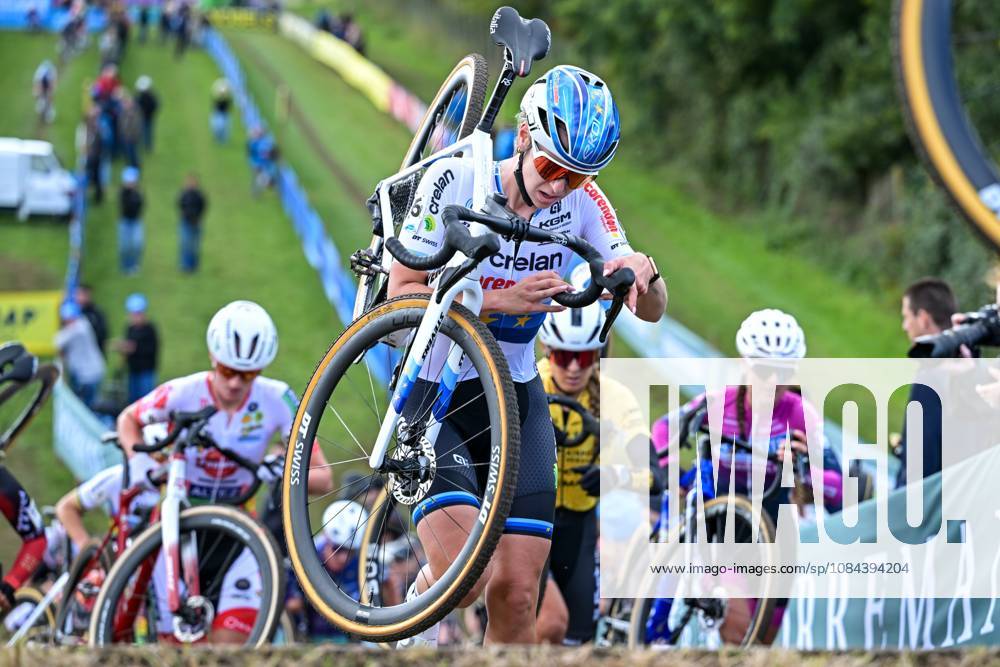Netherlands Inge Van Der Heijden is pictured in action during the women elite race of the Mosselcross cyclocross cycling event, on Sunday 11 October 2026, in Dendermonde, the first race (out of 7) of the HG Cross competition. DAVIDxPINTENS x189460252x