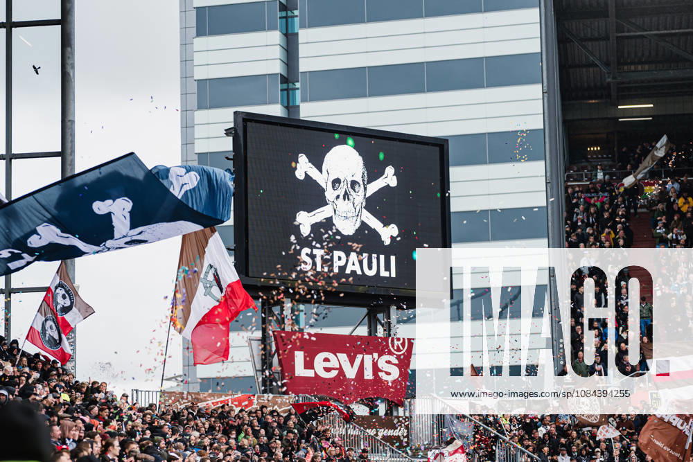 2. Bundesliga: FC St. Pauli vs. Karlsruher SC, 11.10.2026 Totenkopf auf der Anzeige; Fußball, 2. Bundesliga, 7. Spieltag: FC St. Pauli vs. Karlsruher SC am 11.10.2026 im Millerntor-Stadion, Hamburg DFL REGULATIONS PROHIBIT ANY USE OF PHOTOGRAPHS AS IMAGE SEQUENCES AND OR QUASI-VIDEO.
