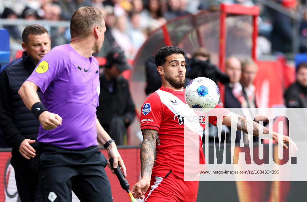 UTRECHT - FC Utrecht forward Angel Alarcon during the Vriendenloterij Eredivisie match between FC Utrecht and Willem II at Stadion Galgenwaard on 11 oktober 2026 in Utrecht, Nederland. PETER LOUS EYE4IMAGES DeFodi Images -