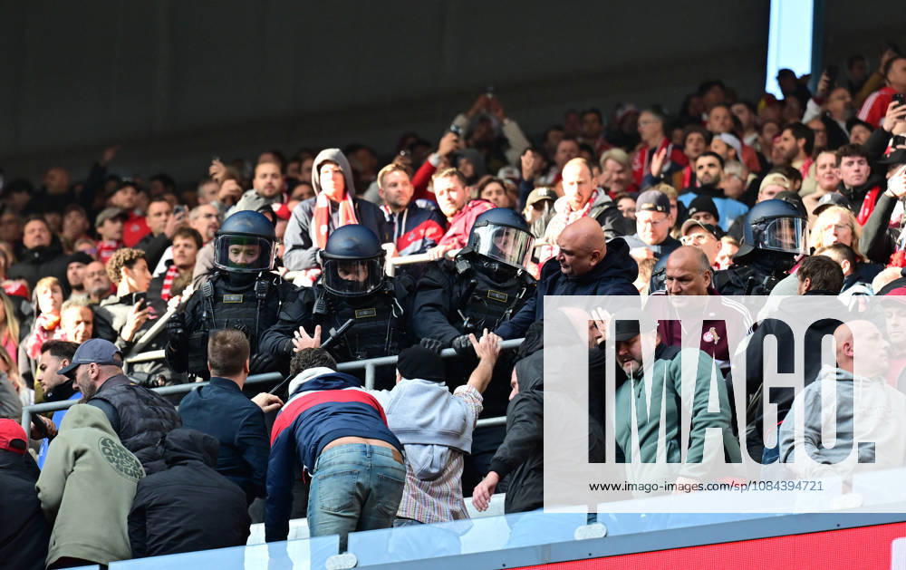 Koeln; Fussball, Herren, Saison 2026 2027, 1. FC Koeln vs. Borussia Moenchengladbach Randale, Ausschreitungen auf den Raengen. Die Polizei musste eingreifen DFL regulations prohibit any use of photographs as image sequences and or quasi-video. Rhein-Energie-Stadion Nordrhein-Westfalen Deutschland
