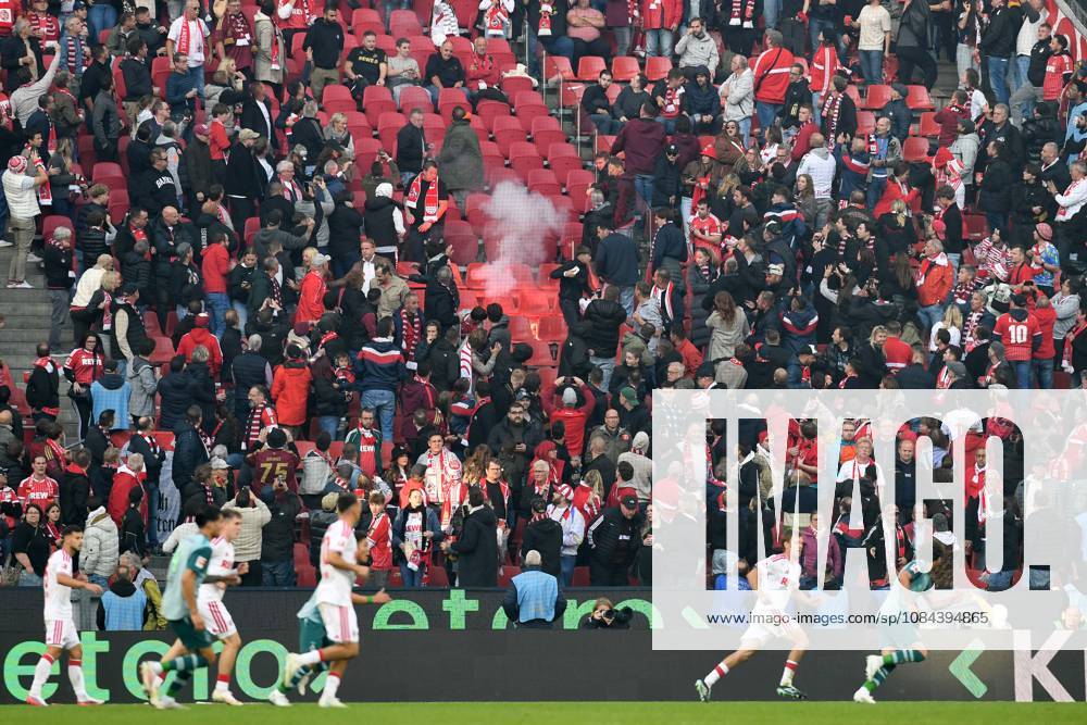 . Fans Moenchengladbach schiessen eine Leuchtrakete in Koelner Zuschauer waehrend des Spiels der 1. Bundesliga zwischen 1. FC Koeln und Borussia Moenchengladbach, RheinEnergieStadion am 11. October 2026 in Koeln, Deutschland. (Foto von Ralf Treese DeFodi Images) +++ . supporters use pyrotechnics during the Bundesliga match between 1. FC Koeln and Borussia Moenchengladbach at RheinEnergieStadion on October 11, 2026 in Cologne, Germany. (Photo by Ralf Treese DeFodi Images) DFB DFL REGULATIONS PROHIBIT ANY USE OF PHOTOGRAPHS AS IMAGE SEQUENCES AND OR QUASI-VIDEO. (Photo by Ralf Treese DeFodi Images) -