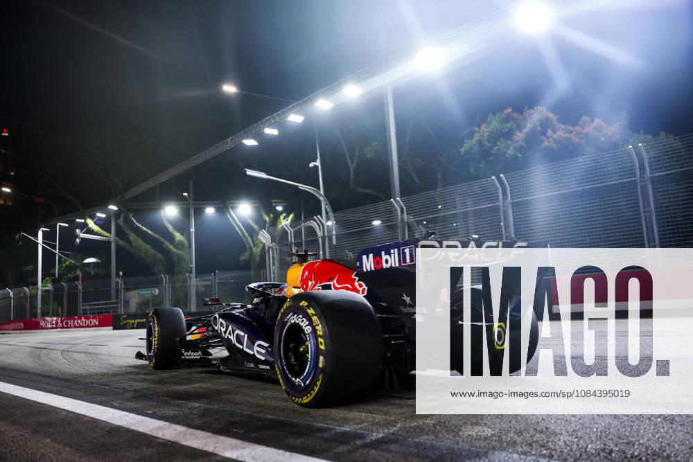 F1 - SINGAPORE GRAND PRIX 2026 03 VERSTAPPEN Max (nld), Red Bull Racing Ford RB22, action during the 2026 Formula 1 Singapore Grand Prix, 17th round of the 2026 Formula One World Championship, WM, Weltmeisterschaft from October 9 to 11, 2026 on the Marina Bay Street Circuit, in Singapore, Singapore - SingaporeSingapore
