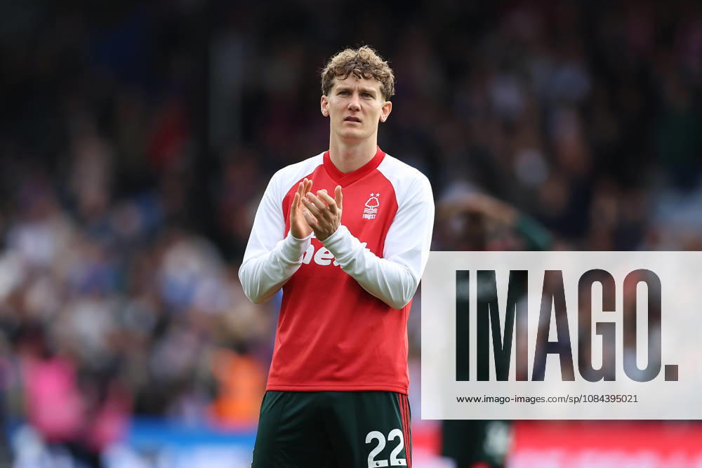 11th October 2026; Selhurst Park, London, England; Premier League Football, Crystal Palace versus Nottingham Forest; Ryan Yates of Nottingham Forest thanking the fans after the match KatiexChan