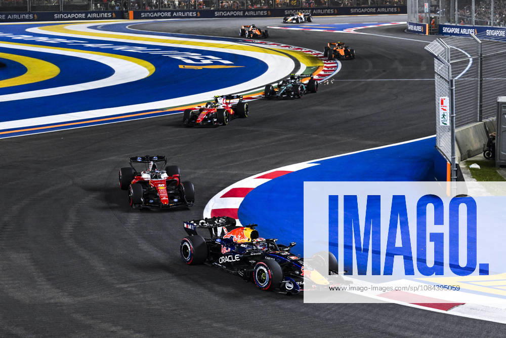 F1 - SINGAPORE GRAND PRIX 2026 03 VERSTAPPEN Max (nld), Red Bull Racing Ford RB22, action during the 2026 Formula 1 Singapore Grand Prix, 17th round of the 2026 Formula One World Championship, WM, Weltmeisterschaft from October 9 to 11, 2026 on the Marina Bay Street Circuit, in Singapore, Singapore - SingaporeSingapore