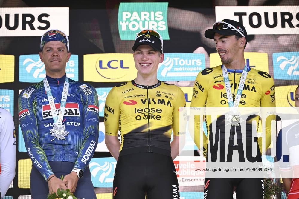 Paris Tours 2026 Cycling Race TOURS, FRANCE - OCTOBER 11 : Hagenes Per Strand (NOR) of Team Visma I Lease a Bike wins during the 120th edition of Paris Tours an UCI ProSeries 1.Pro one day cycling road race for Men Elite of 216.2 km with start in Chartres and finish in Tours on October 11, 2026 in Tours, France, 11 10 2026 ( Motordriver Guy De Vuyst - Tours France