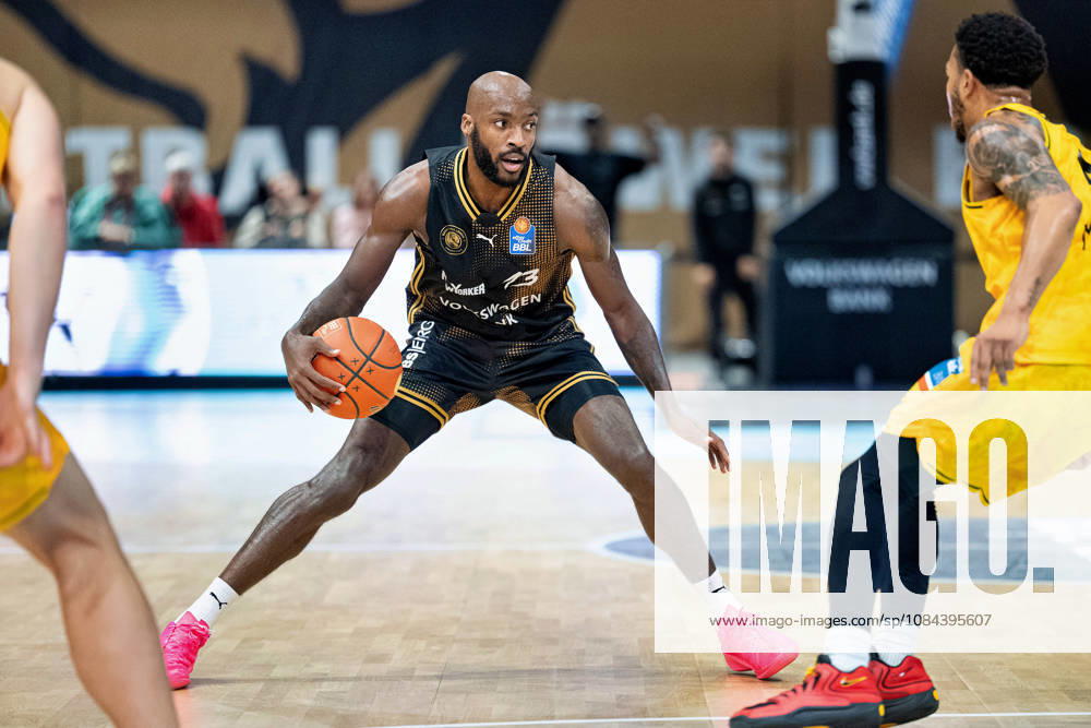 Sheldon Edwards (Nr. 13 Basketball Loewen Braunschweig) GER, Basketball Loewen Braunschweig gegen MHP Riesen Ludwigsburg, Basketball, easyCredit BBL, Woche 3, Spielzeit 2026 27, 11.10.2026 GER, Basketball Loewen Braunschweig gegen MHP Riesen Ludwigsburg, Basketball, easyCredit BBL, Woche 3, Spielzeit 2026 27, 11.10.2026 Braunschweig