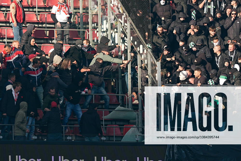 Herren, Fußball, 1.Bundesliga, 1.FC Köln - Borussia Mönchengladbach, Saison 2026 2027, RheinEnergieSTADION: Ausschreitungen zwischen Fans des 1.FC Köln und Borussia Moenchengladbach DFB regulations prohibit any use of photographs as image sequences and or quasi-video.