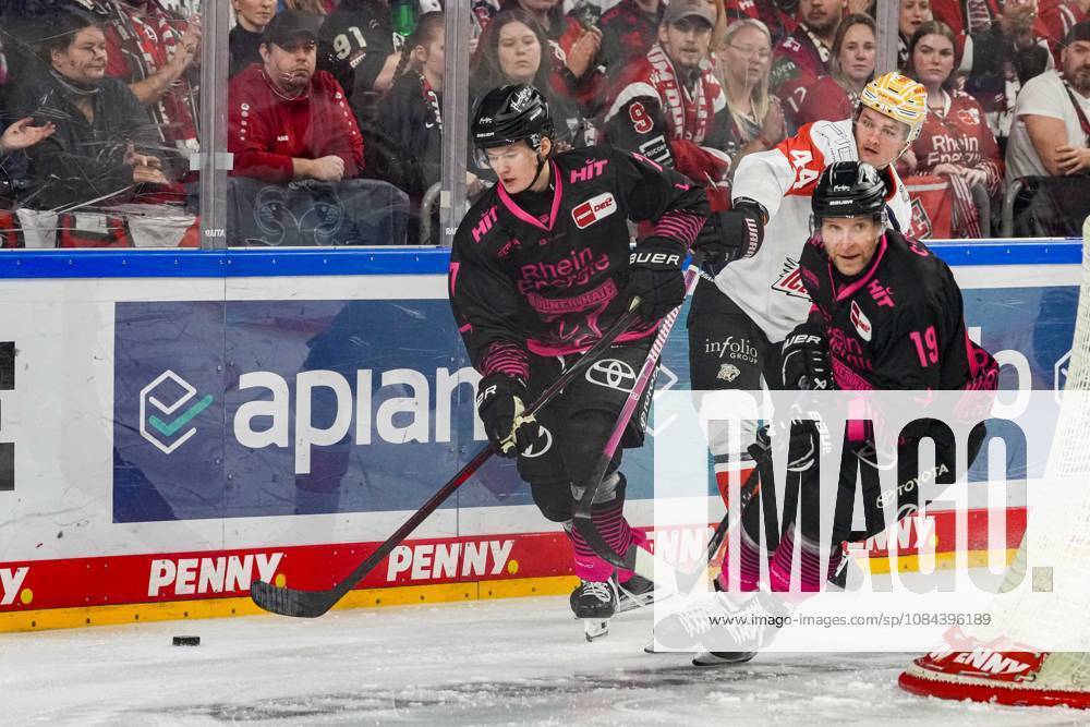 Eishockey Penny-DEL 8.Spieltag Kölner Haie - Nürnberg Ice Tigers am 11.10.2026 in der Lanxess Arena in Köln Carlos Händel ( Köln ), links - Josef Eham ( Nürnberg ), mitte - Frederik Storm ( Köln ), rechts Gemäß den Vorgaben der DEL Deutsche Eishockey Liga ist die Publikation und Weiterverwertung der Aufnahmen in elektronischen Medien und Endgeräten aller Art während des laufenden Spiels nicht zulässig.