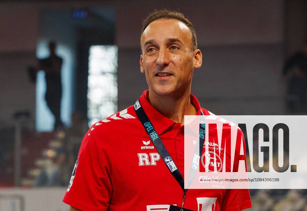 Handball - 1. Bundesliga OPEL HBL - Saison 2026 2027 - 08. Spieltag: HC Erlangen Metropolregion Nürnberg HCE - MT Melsungen - DaMa - - Roberto Garcia Parrondo (Trainer MT Melsungen )