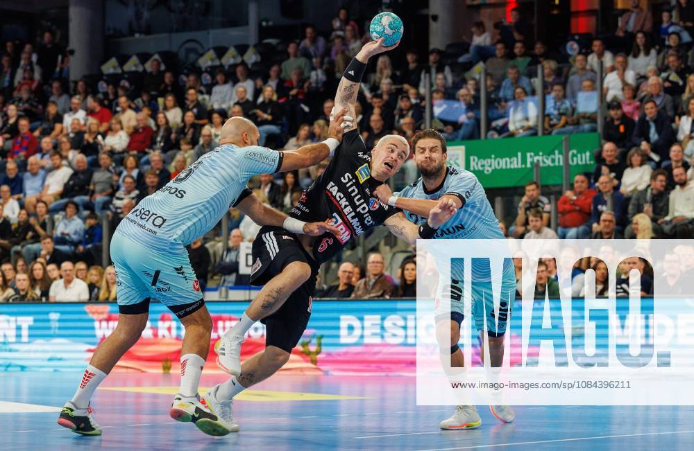 Handball - 1. Bundesliga OPEL HBL - Saison 2026 2027 - 08. Spieltag: HC Erlangen Metropolregion Nürnberg HCE - MT Melsungen - DaMa - - Adrian Sipos (8, MT Melsungen ) Marek Nissen (6, HC Erlangen HCE ) Olle Forsell Schefvert (25, MT Melsungen )