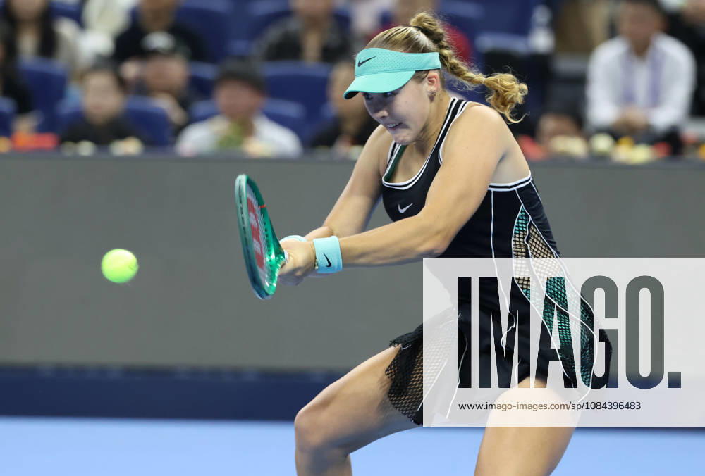 (261011) -- BEIJING, Oct. 11, 2026 -- Mirra Andreeva hits a return during the women s singles final between Zheng Qinwen of China and Mirra Andreeva of Russia at 2026 China Open tennis tournament in Beijing, China, Oct. 11, 2026. ) (SP)CHINA-BEIJING-TENNIS-CHINA OPEN-WOMEN S SINGLES-FINAL (CN) ZhangxChenlin