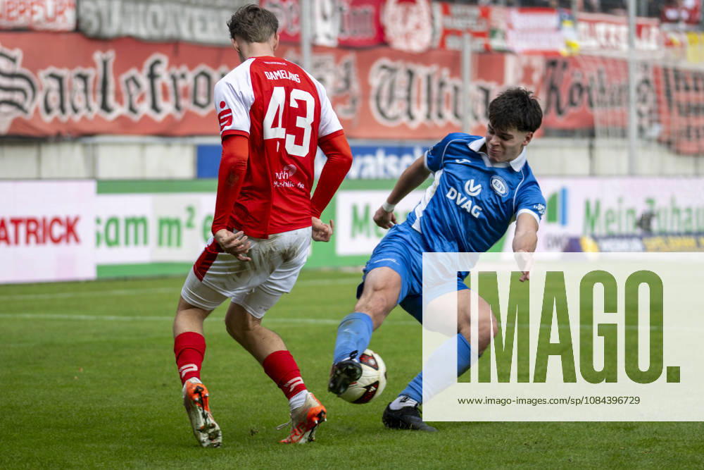 Regionalliga Nordost -Saison 26 27 Hallescher FC vs.RSV Eintracht 1949 e.V. Halle, Deutschland 11.Oktober 2026: Im Bild:v.li.Juien Dammelang (Halle) und Kajetan Herrmann (RSV) Halle Saale Leuna Chemie Stadion Sachsen-Anhalt Deutschland