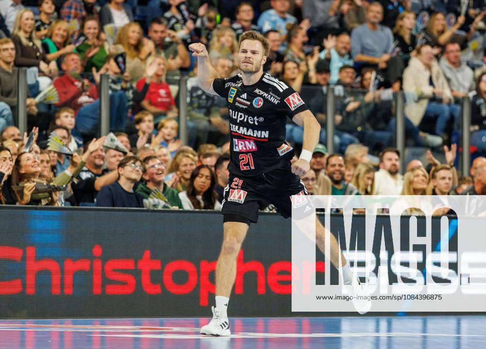 Handball - 1. Bundesliga OPEL HBL - Saison 2026 2027 - 08. Spieltag: HC Erlangen Metropolregion Nürnberg HCE - MT Melsungen - DaMa - - Jubel Freude - Christopher Bissel (21, HC Erlangen HCE ) ballt Faust Fäuste