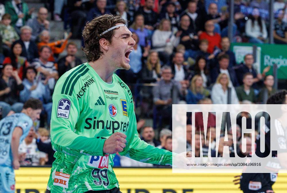 Handball - 1. Bundesliga OPEL HBL - Saison 2026 2027 - 08. Spieltag: HC Erlangen Metropolregion Nürnberg HCE - MT Melsungen - DaMa - - Tin Herceg (99, HC Erlangen HCE ) ballt Faust Fäuste freut sich Freude