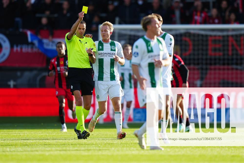 , Stadium Woudestein , season 2026 2027 , Dutch Eredivisie football , match between Excelsior Rotterdam and FC Groningen , picture shows Referee Richard Martens shows yellow for FC Groningen Player David van der Werff Excelsior - Groningen x208173546x
