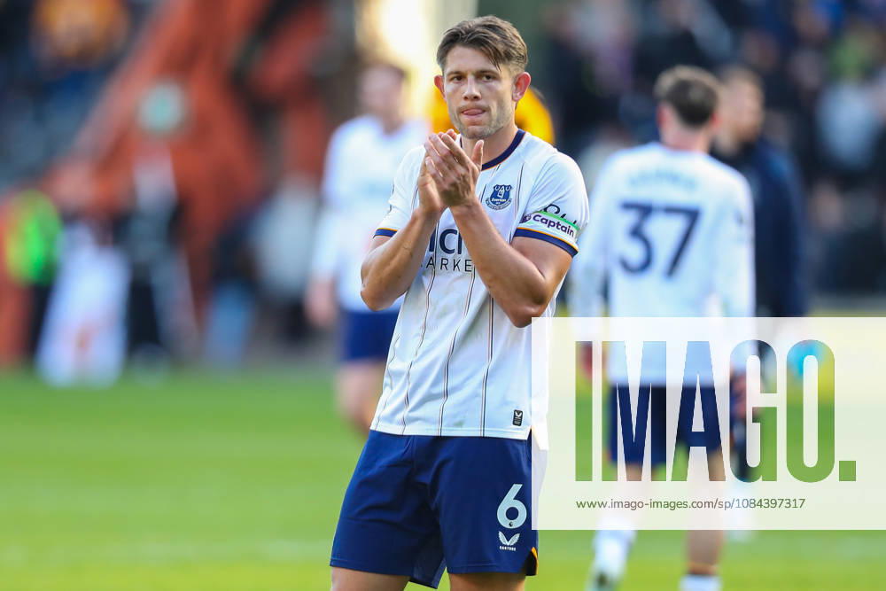 Hull City v Everton, Premier League James Tarkowski Of Everton applauds the fans during the Hull City v Everton Premier League match at the MKM Stadium, Hull, England on 11 October 2026 Credit: Lee Keuneke Every Second Media Editorial use only. All images are copyright Every Second Media Limited. No images may be reproduced without prior permission. All rights reserved. Premier League and Football League images are subject to licensing agreements with Football DataCo Limited. see https: www.football-dataco.com