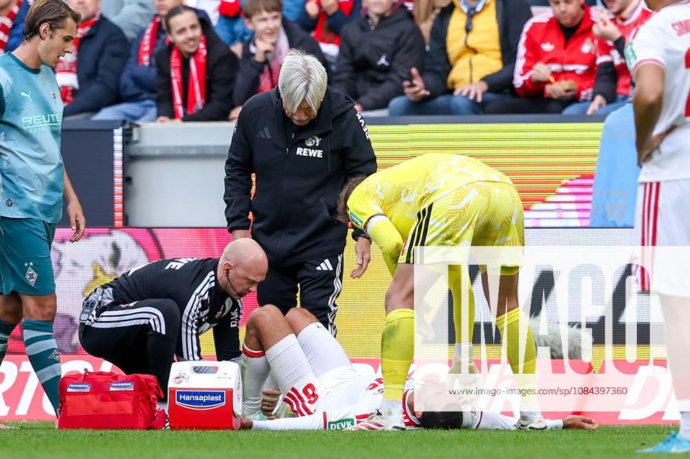 2026.10.11, Fußball, Bundesliga, 1. FC Köln - Borussia Mönchengladbach, RheinEnergieSTADION, 5.Spieltag, Saison 2026 2027: Ellyes Skhiri (1. FC Koeln 6) wird nach Verletzung behandelt DFB regulations prohibit any use of photographs as image sequences and or quasi-video. Photo: WilkowskixPressefotoKochx Nordrhein-Westfalen Deutschland