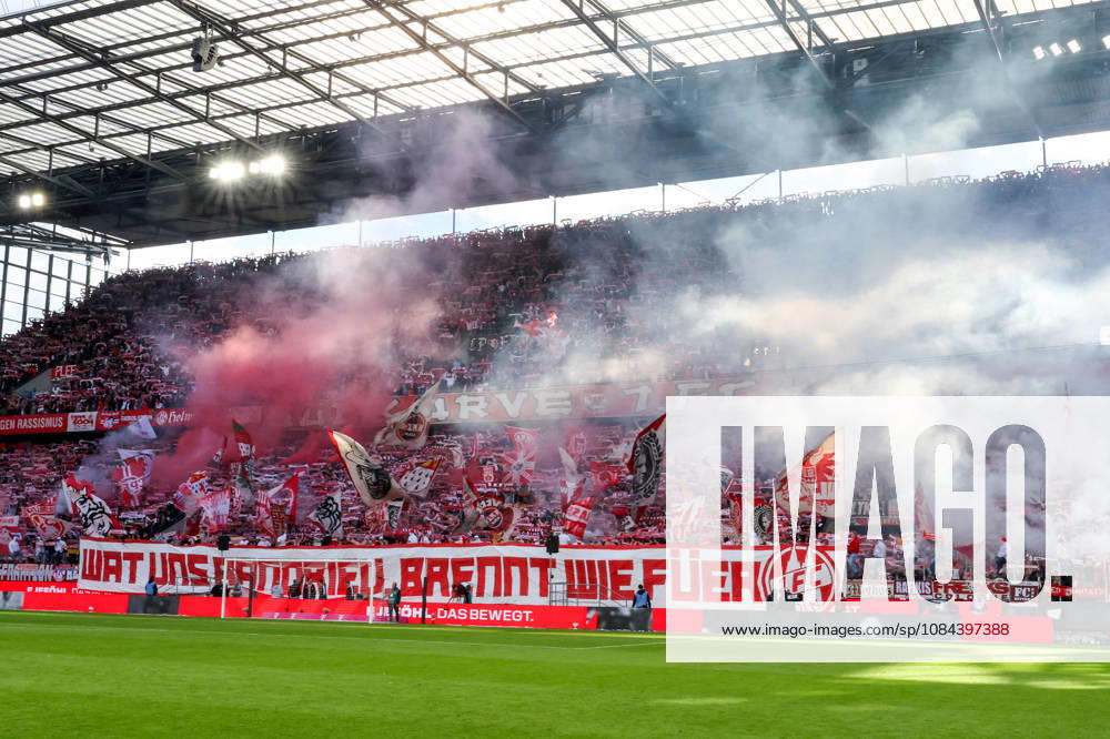 2026.10.11, Fußball, Bundesliga, 1. FC Köln - Borussia Mönchengladbach, RheinEnergieSTADION, 5.Spieltag, Saison 2026 2027: Choreografie mit Pyrotechnik auf der Tribuene der Koelner Fans DFB regulations prohibit any use of photographs as image sequences and or quasi-video. Photo: WilkowskixPressefotoKochx Nordrhein-Westfalen Deutschland