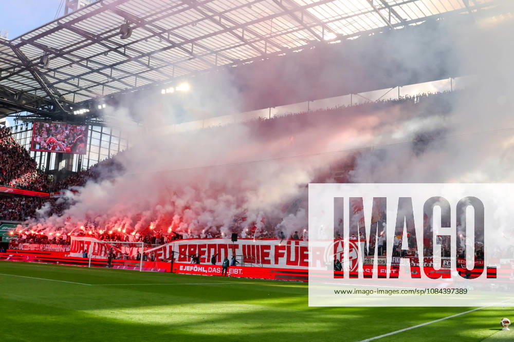 2026.10.11, Fußball, Bundesliga, 1. FC Köln - Borussia Mönchengladbach, RheinEnergieSTADION, 5.Spieltag, Saison 2026 2027: Choreografie mit Pyrotechnik auf der Tribuene der Koelner Fans DFB regulations prohibit any use of photographs as image sequences and or quasi-video. Photo: WilkowskixPressefotoKochx Nordrhein-Westfalen Deutschland