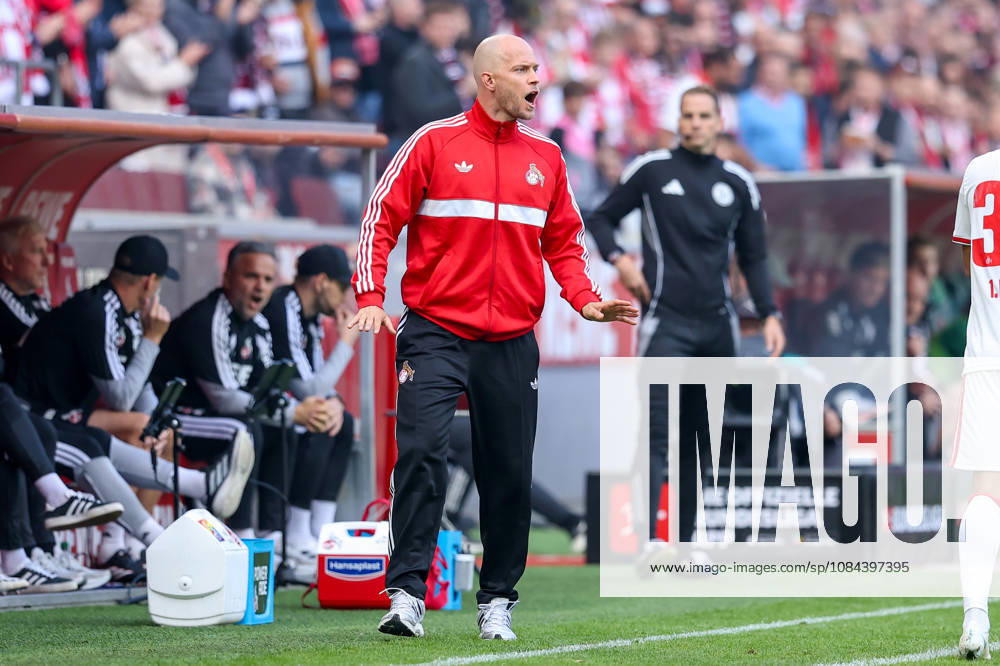 2026.10.11, Fußball, Bundesliga, 1. FC Köln - Borussia Mönchengladbach, RheinEnergieSTADION, 5.Spieltag, Saison 2026 2027: Rene Wagner (1. FC Koeln Trainer) am Seitenrand schreiend DFB regulations prohibit any use of photographs as image sequences and or quasi-video. Photo: WilkowskixPressefotoKochx Nordrhein-Westfalen Deutschland