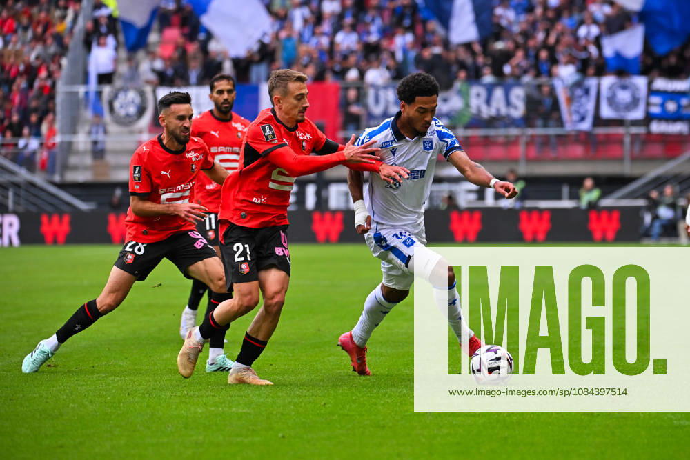 Stade Rennais FC v AJ Auxerre - Ligue 1 McDonald s 2026 2027 Adrien THOMASSON of Stade Rennais , Romain FAIVRE of Auxerre and Valentin RONGIER of Rennes during Ligue 1 McDonald s match between Rennes and Auxerre at Roazhon Park on October 11, 2026 in Rennes, France. Rennes France
