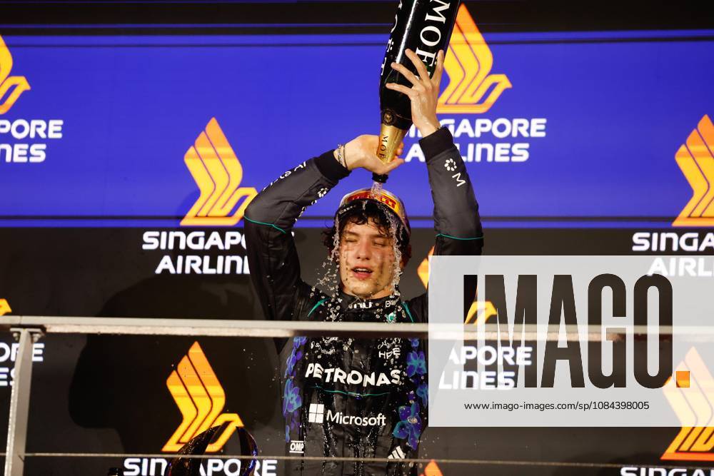 KIMI ANTONELLI Andrea (ita), Mercedes AMG F1 Team W16, portrait Singapore 2026 Singapore 2026 81 PIASTRI Oscar (aus), McLaren F1 Team MCL40, action 01 NORRIS Lando (gbr), McLaren F1 Team MCL40, action Singapore 2026 Singapore