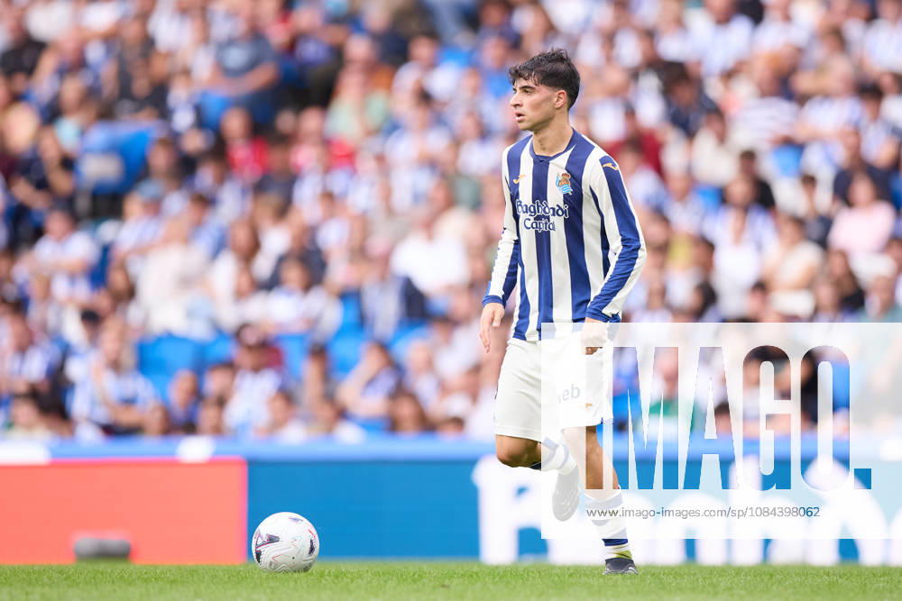 Jon Martin Vicente of Real Sociedad in action during the LaLiga EA Sports match between Real Sociedad and RC Deportivo de A Coruna at Anoeta on October 11, 2026, in San Sebastian, Spain. San Sebastian Spain - ZUMAa181 20261011_zaa_a181_122