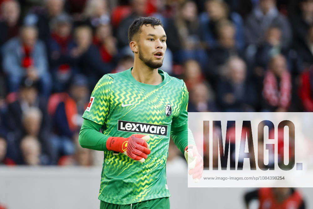 Mio Backhaus (SC Freiburg, 01) , Deutschland, Fussball, 1. Bundesliga, 5.Spieltag, 2026 2027, SC Freiburg vs. FC Schalke 04, 11.10.2026, Freiburg im Breisgau Europa-Park Stadion Deutschland