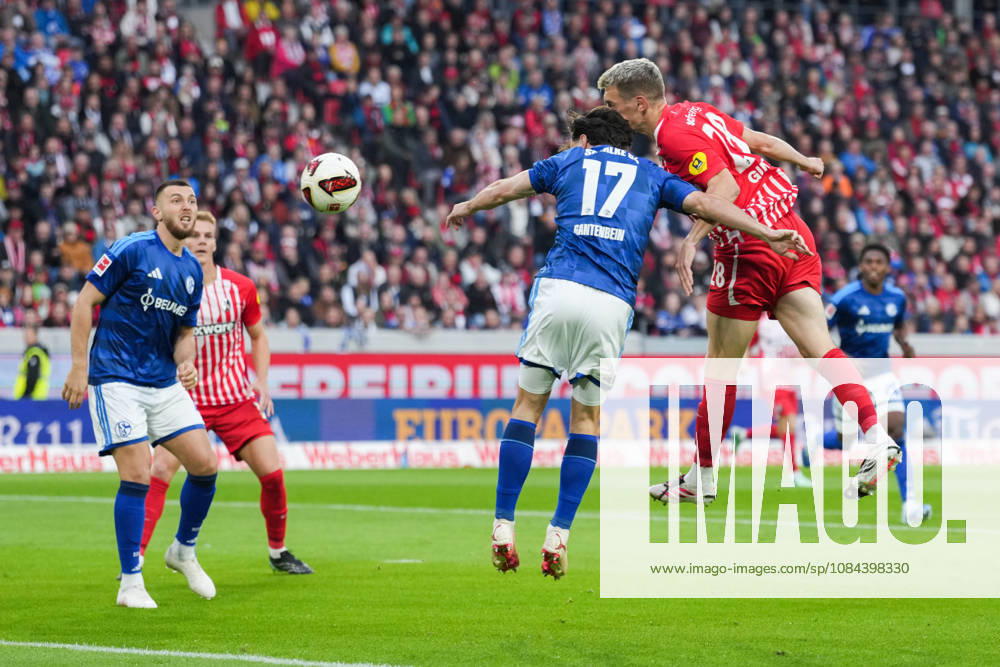 1. Bundesliga: SC Freiburg vs FC Schalke 04, 11.10.2026 Kopfballduell zwischen Adrian Gantenbein (FC Schalke 04, 17) und Matthias Ginter (SC Freiburg, 28) 1. Bundesliga: SC Freiburg vs FC Schalke 04, Europa-Park-Stadion, 11.10.2026 DFB DFL REGULATIONS PROHIBIT ANY USE OF PHOTOGRAPHS AS IMAGE SEQUENCES AND OR QUASI-VIDEO.