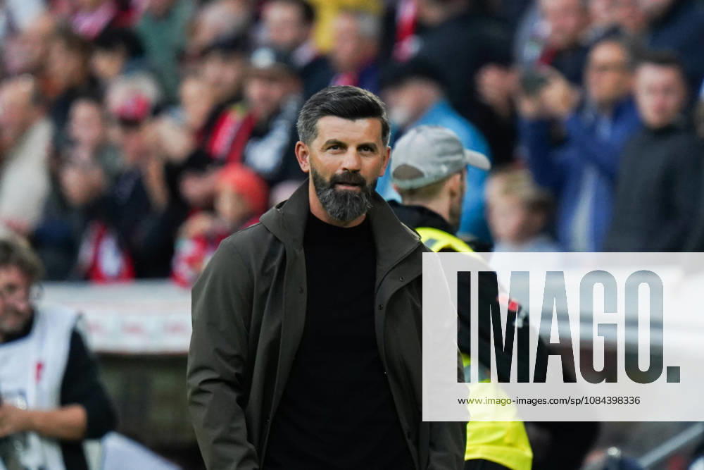 1. Bundesliga: SC Freiburg vs FC Schalke 04, 11.10.2026 Miron Muslic (FC Schalke 04, Trainer) 1. Bundesliga: SC Freiburg vs FC Schalke 04, Europa-Park-Stadion, 11.10.2026 DFB DFL REGULATIONS PROHIBIT ANY USE OF PHOTOGRAPHS AS IMAGE SEQUENCES AND OR QUASI-VIDEO.