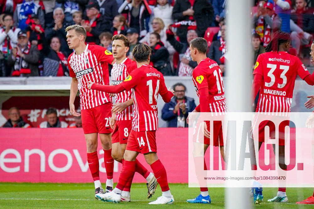 Deutschland: Fußball Bundesliga 2026 - 2027, 5. Spieltag - SC Freiburg - FC Schalke 04 - Europa-Park-Stadion (Freiburg): Tor und Torjubel zum 1:0 durch Maximilian Eggestein (SC Freiburg, 8) Freude, Emotionen, Jubel
