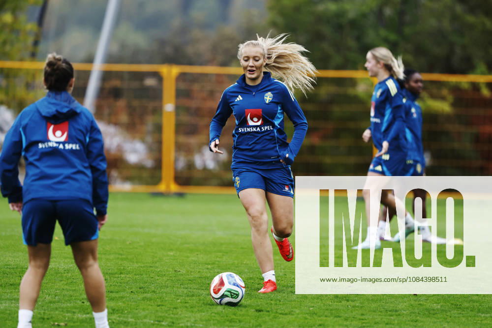 STOCKHOLM, SVERIGE 20261011 Smilla Holmberg när damlandslaget tränar pa Bosön inför kommande VM-playoff mot Litauen. STOCKHOLM SVERIGE