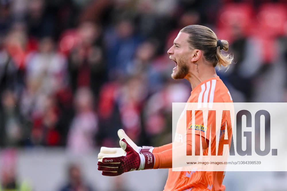 Torwart Loris Karius (FC Schalke 04) gestikuliert, gestik enttaeusscht waehrend des spiels der 1. Bundesliga zwischen Club Freiburg und FC Schalke 04, Europa-Park Stadion am 11. October 2026 in Freiburg im Breisgau, Deutschland. (Foto von Harry Langer DeFodi Images) +++ Torwart Loris Karius (FC Schalke 04) gestures looks dejected during the Bundesliga match between Sport-Club Freiburg and FC Schalke 04 at Europa-Park Stadion on October 11, 2026 in Freiburg im Breisgau, Germany. (Photo by Harry Langer DeFodi Images) DFB DFL REGULATIONS PROHIBIT ANY USE OF PHOTOGRAPHS AS IMAGE SEQUENCES AND OR QUASI-VIDEO. (Photo by Harry Langer DeFodi Images) DFB DFL REGULATIONS PROHIBIT ANY USE OF PHOTOGRAPHS AS IMAGE SEQUENCES AND OR QUASI-VIDEO. -