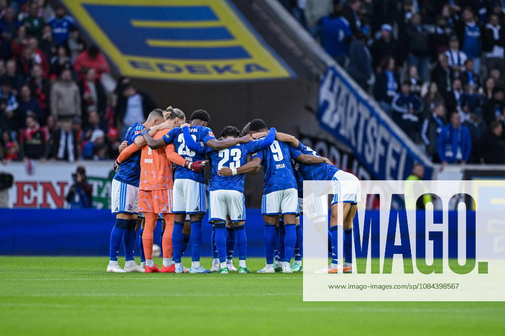 Fussball, Saison 2026 2027, Bundesliga, SC Freiburg - FC Schalke 04, Spielerkreis FC Schalke 04, xRHR-FOTO YYx