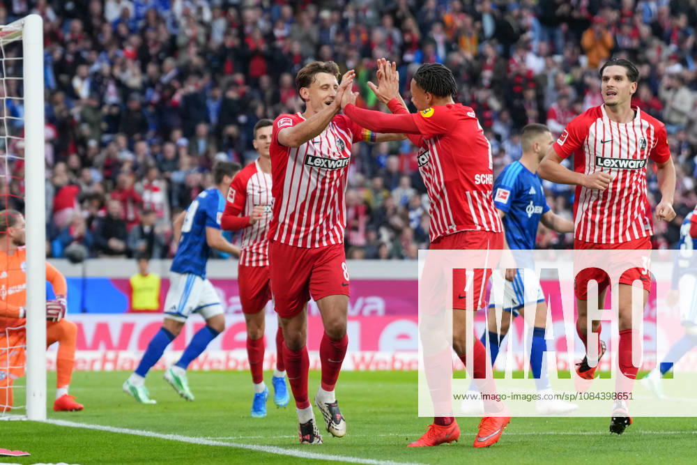 Maximilian Eggestein (SC Freiburg, 08) und Derry Scherhant (SC Freiburg, 07) Torjubel, Emotionen, Torschuss, Abschluss, Torerfolg, Tor, Treffer , Deutschland, Fussball, 1. Bundesliga, 5.Spieltag, 2026 2027, SC Freiburg vs. FC Schalke 04, 11.10.2026, Europa-Park Stadion, Freiburg Freiburg Europa-Park Stadion Baden-Württemberg Deutschland