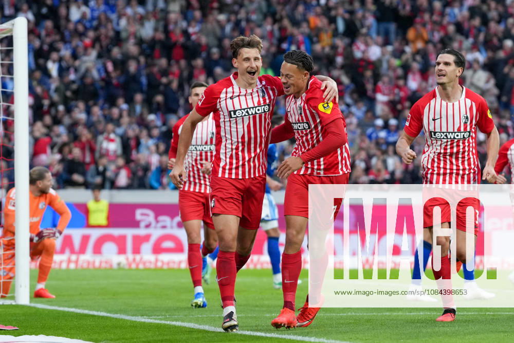 Maximilian Eggestein (SC Freiburg, 08) und Derry Scherhant (SC Freiburg, 07) Torjubel, Emotionen, Torschuss, Abschluss, Torerfolg, Tor, Treffer , Deutschland, Fussball, 1. Bundesliga, 5.Spieltag, 2026 2027, SC Freiburg vs. FC Schalke 04, 11.10.2026, Europa-Park Stadion, Freiburg Freiburg Europa-Park Stadion Baden-Württemberg Deutschland