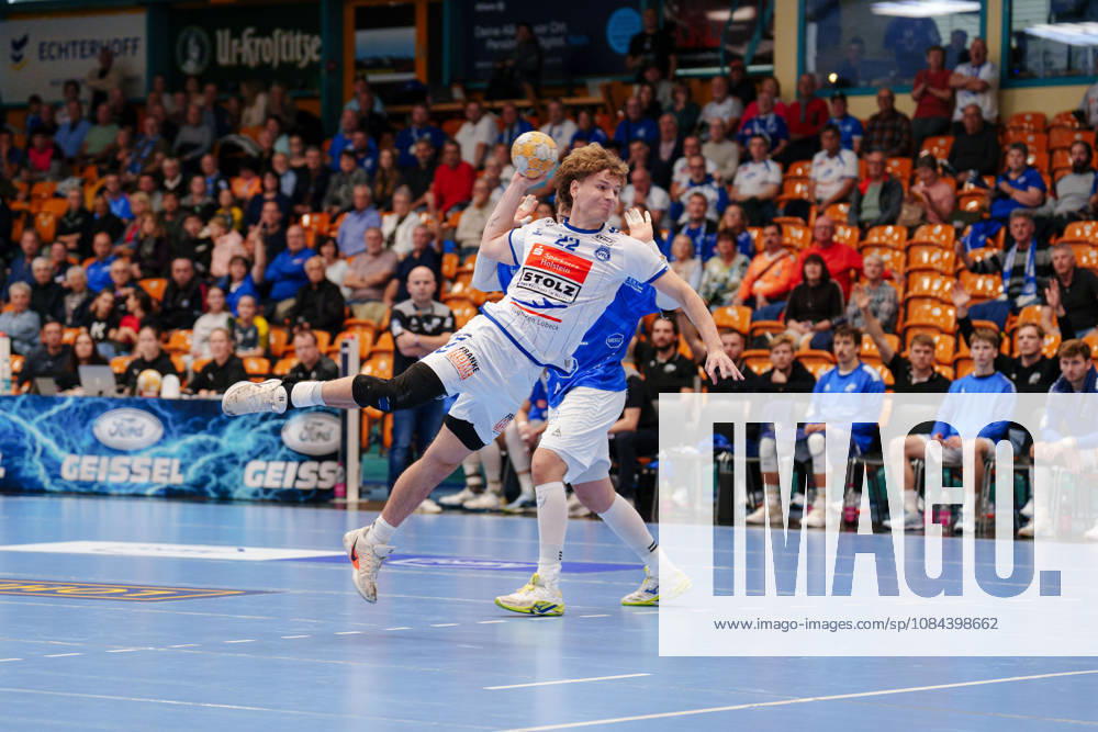 2. Handball-Bundesliga - 7. Spieltag: Dessau-Roßlauer HV 06 - VfL Lübeck-Schwartau Magnus Holpert (VfL Lübeck-Schwartau, 22) beim Sprungwurf am 11.10.2026 in der Anhalt-Arena, Dessau-Roßlau (Sachsen-Anhalt) Dessau-Roßlau Anhalt-Arena Sachsen-Anhalt Deutschland