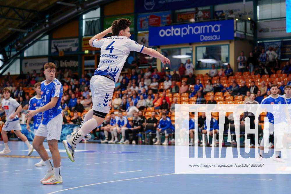 2. Handball-Bundesliga - 7. Spieltag: Dessau-Roßlauer HV 06 - VfL Lübeck-Schwartau Paul Holzhacker (VfL Lübeck-Schwartau, 4) beim Sprungwurf am 11.10.2026 in der Anhalt-Arena, Dessau-Roßlau (Sachsen-Anhalt) Dessau-Roßlau Anhalt-Arena Sachsen-Anhalt Deutschland
