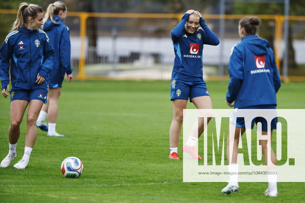 STOCKHOLM, SWEDEN 20261011 Smilla Holmberg when the women s national team, Nationalteam trains on Bosön ahead of the upcoming World Cup playoff against Lithuania. STOCKHOLM SWEDEN
