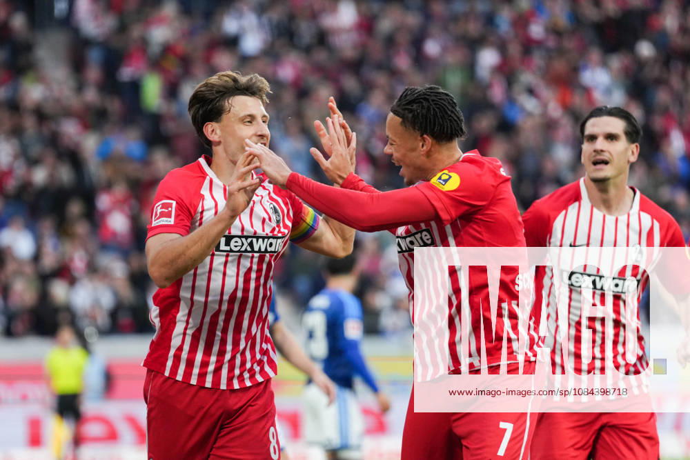 1. Bundesliga: SC Freiburg vs FC Schalke 04, 11.10.2026 Torjubel zum 1:0 durch Maximilian Eggestein (SC Freiburg, 8) 1. Bundesliga: SC Freiburg vs FC Schalke 04, Europa-Park-Stadion, 11.10.2026 DFB DFL REGULATIONS PROHIBIT ANY USE OF PHOTOGRAPHS AS IMAGE SEQUENCES AND OR QUASI-VIDEO.